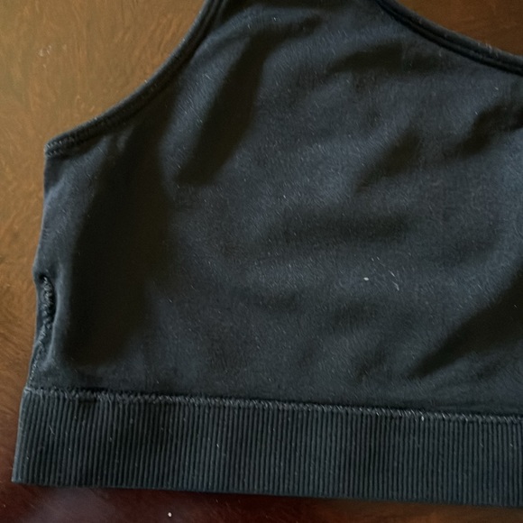 Sport bra With Removable Pads Color Black Label Unclear Size Medium - Picture 9 of 11